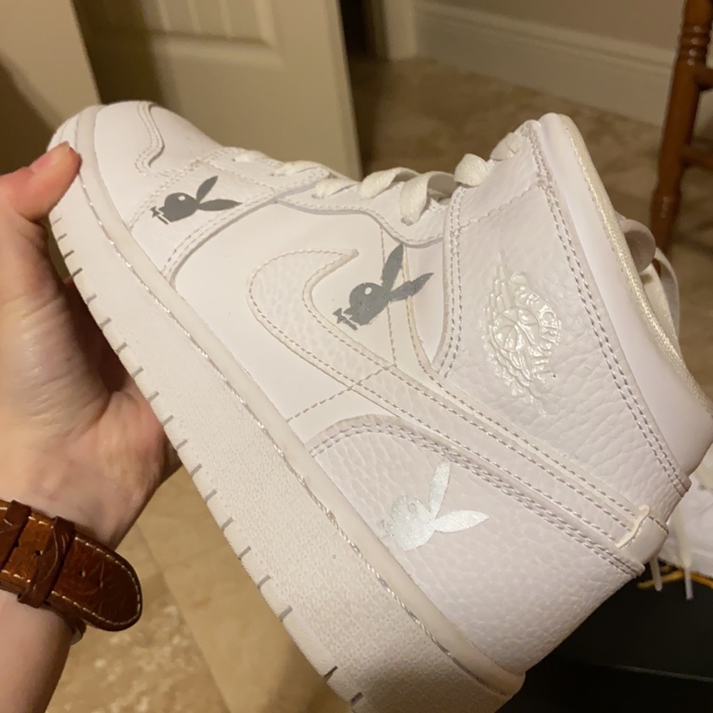 WHITE PLAYBOY JORDAN 1S - Picture 3 of 7